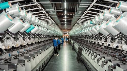 ข่าวล่าสุดของบริษัทเกี่ยวกับ ความแตกต่างระหว่างเส้นใยฝ้ายและโพลีเอสเตอร์: การวิเคราะห์เชิงลึกแบบมืออาชีพ