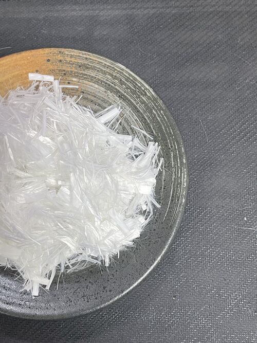 ข่าวล่าสุดของบริษัทเกี่ยวกับ วัสดุที่ใช้บ่อยในอุตสาหกรรมการแปรรูปและการผลิต - สายใยสั้นพอลิโพรพีเลน