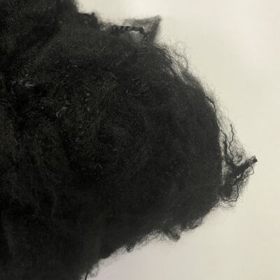 คุณภาพ 2.5D * 64mm สีดําบริสุทธิ์ ย้อนกลับไป 2D สายใยรู เหมาะสําหรับผ้าเตียง, หมอน, หมอนและผ้าโซฟา โรงงาน