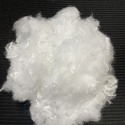 ราคาดี 1.67D × 38 มม. เส้นใยสั้นโพลีเอสเตอร์ชนิดพิเศษ หน้าตัดสามเหลี่ยม คุณภาพพรีเมียม มีความเงางามเป็นเลิศ สำหรับเส้นด้ายและผ้า ออนไลน์